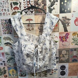 cider size 2X floral crop top. Super cute victorian/ doll style  never worn.